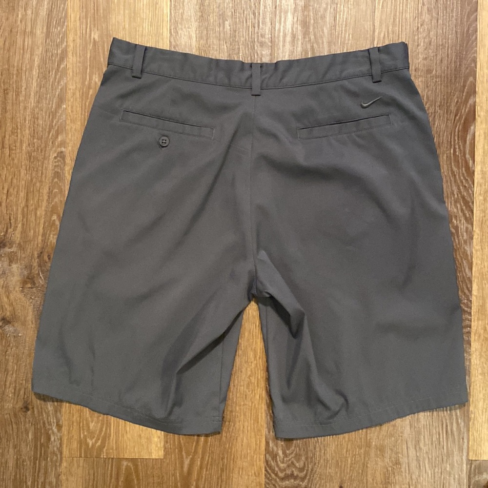Nike Performance Golf Shorts - Picture 2 of 9